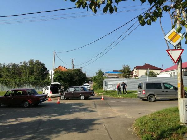 В Ставрополе в ДТП пострадали трое взрослых и ребенок
